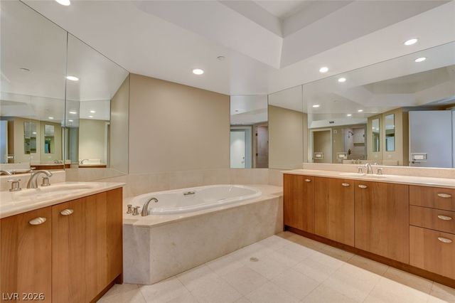 2777 Paradise Road 1805, Las Vegas, NV 89109