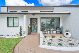 400 NW 98th Avenue, Pembroke Pines, FL 33024