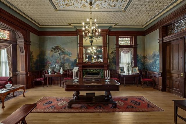 809-819 Hall Street, St Joseph, MO 64501