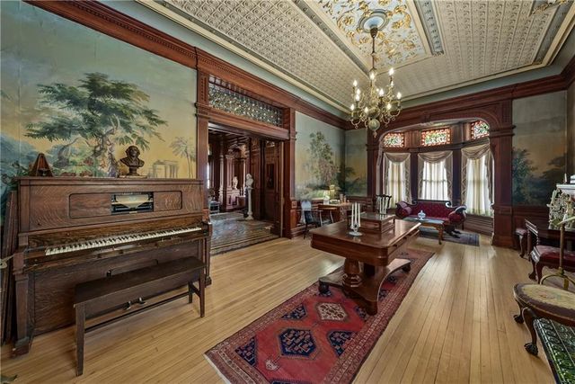 809-819 Hall Street, St Joseph, MO 64501