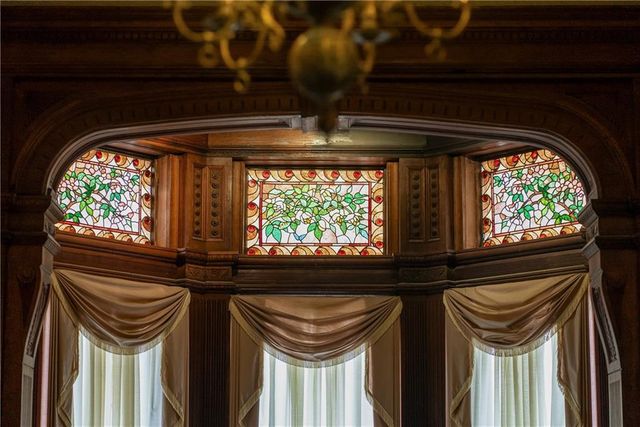 809-819 Hall Street, St Joseph, MO 64501