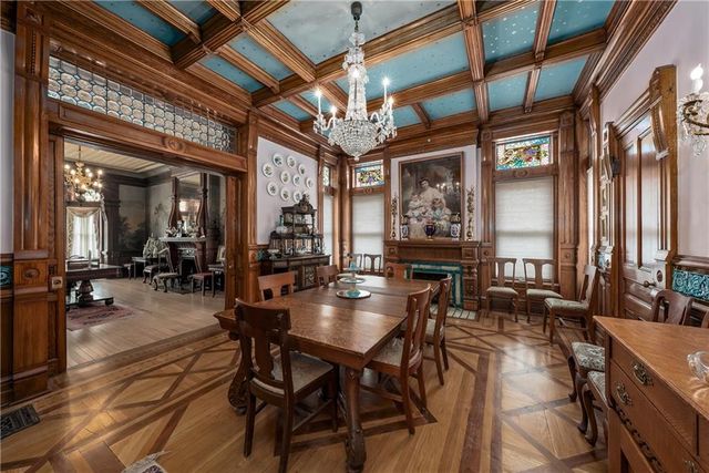 809-819 Hall Street, St Joseph, MO 64501