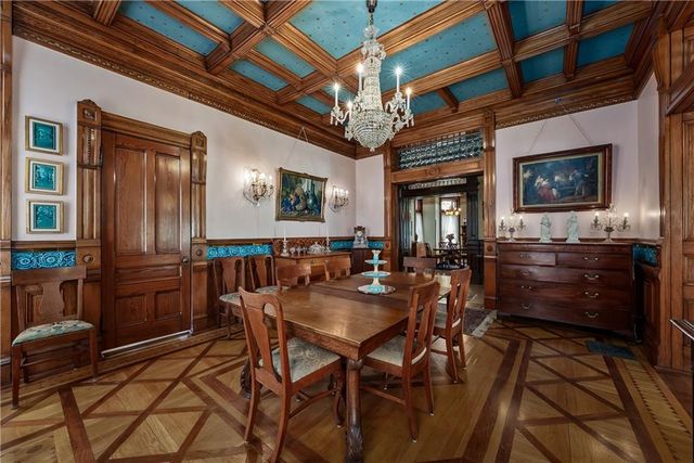 809-819 Hall Street, St Joseph, MO 64501