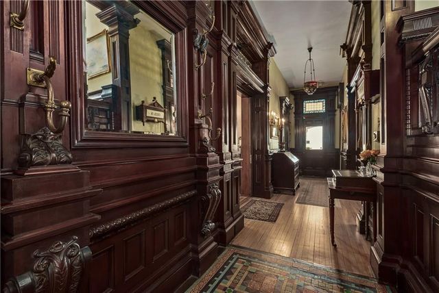 809-819 Hall Street, St Joseph, MO 64501