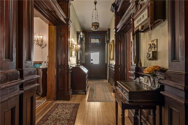 809-819 Hall Street, St Joseph, MO 64501