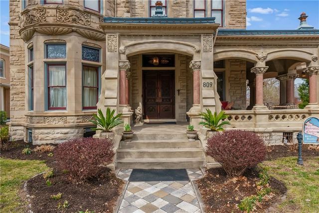 809-819 Hall Street, St Joseph, MO 64501