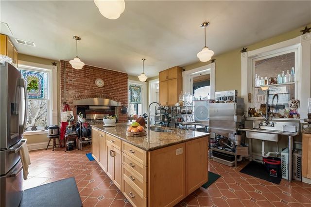 809-819 Hall Street, St Joseph, MO 64501