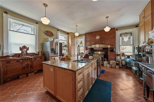 809-819 Hall Street, St Joseph, MO 64501