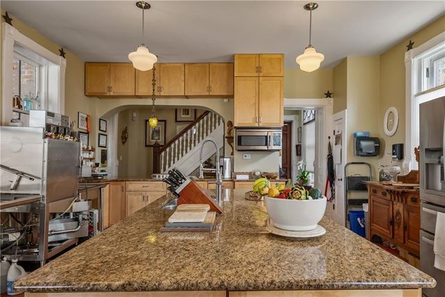 809-819 Hall Street, St Joseph, MO 64501