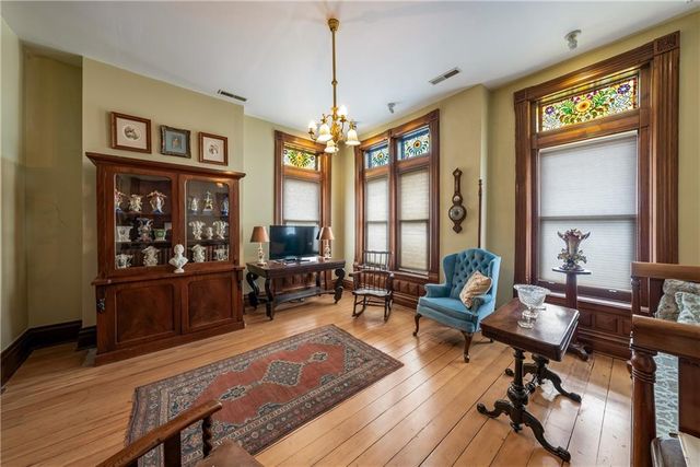 809-819 Hall Street, St Joseph, MO 64501