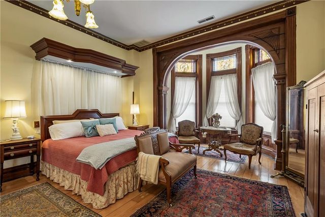 809-819 Hall Street, St Joseph, MO 64501