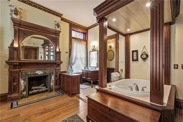 809-819 Hall Street, St Joseph, MO 64501