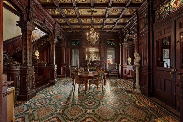 809-819 Hall Street, St Joseph, MO 64501