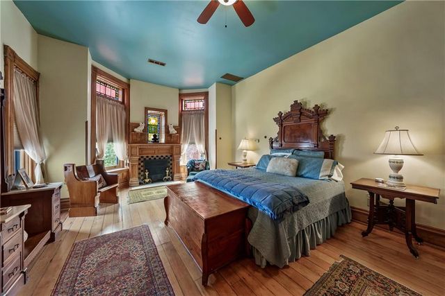 809-819 Hall Street, St Joseph, MO 64501