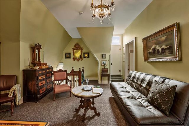 809-819 Hall Street, St Joseph, MO 64501