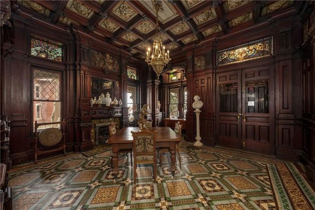 809-819 Hall Street, St Joseph, MO 64501