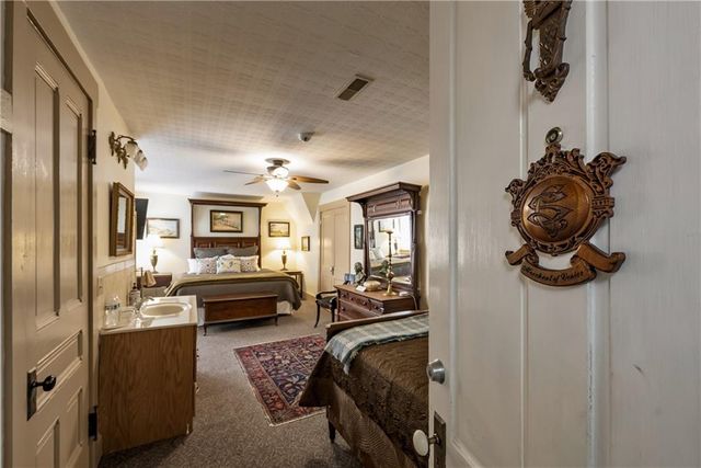 809-819 Hall Street, St Joseph, MO 64501