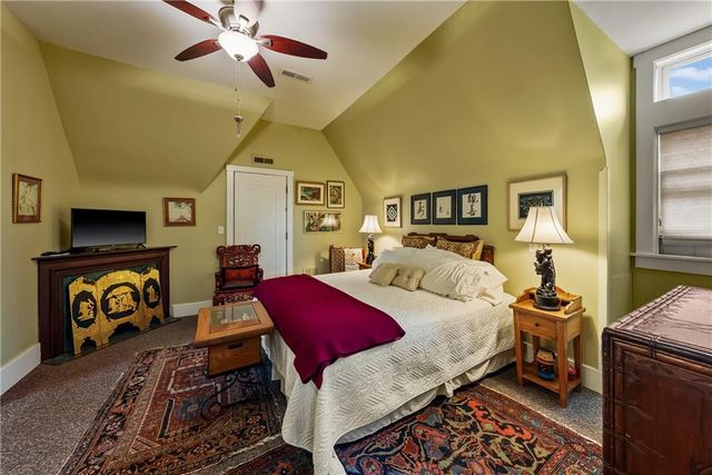 809-819 Hall Street, St Joseph, MO 64501