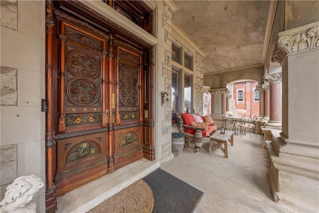 809-819 Hall Street, St Joseph, MO 64501