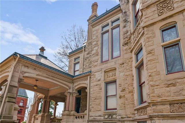 809-819 Hall Street, St Joseph, MO 64501