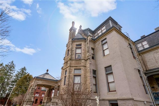 809-819 Hall Street, St Joseph, MO 64501