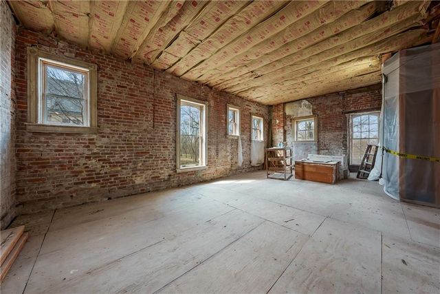 809-819 Hall Street, St Joseph, MO 64501