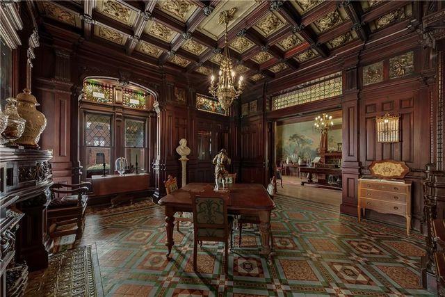 809-819 Hall Street, St Joseph, MO 64501