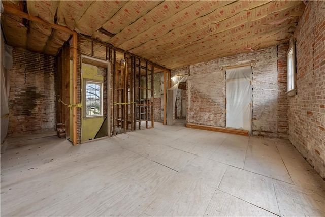 809-819 Hall Street, St Joseph, MO 64501