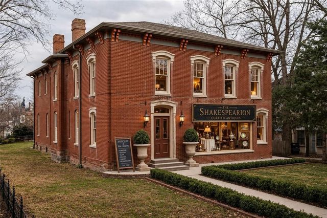 809-819 Hall Street, St Joseph, MO 64501