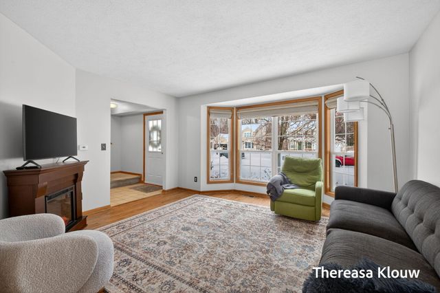 15158 Briarwood Street, Grand Haven Twp, MI 49417