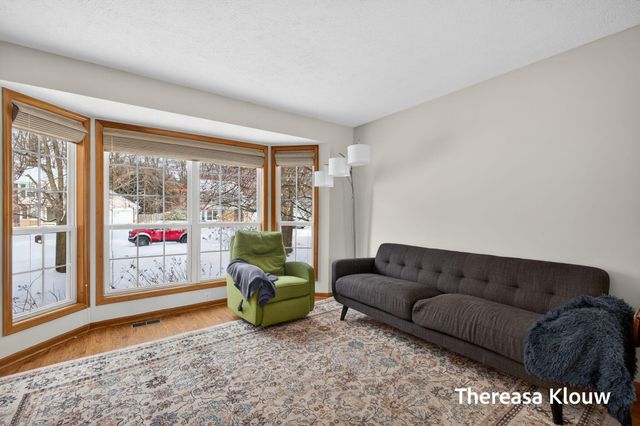 15158 Briarwood Street, Grand Haven Twp, MI 49417