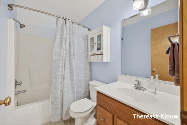 15158 Briarwood Street, Grand Haven Twp, MI 49417