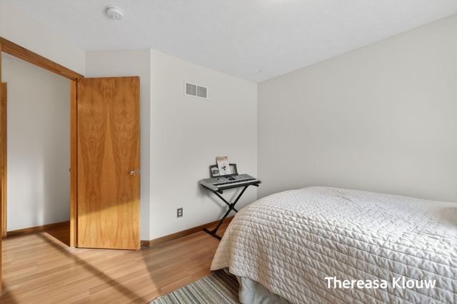 15158 Briarwood Street, Grand Haven Twp, MI 49417