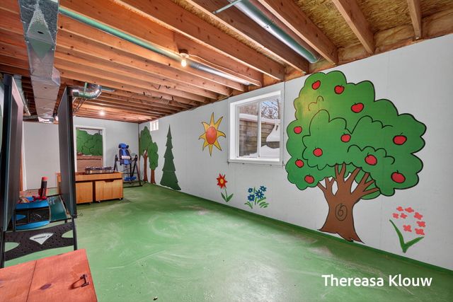 15158 Briarwood Street, Grand Haven Twp, MI 49417