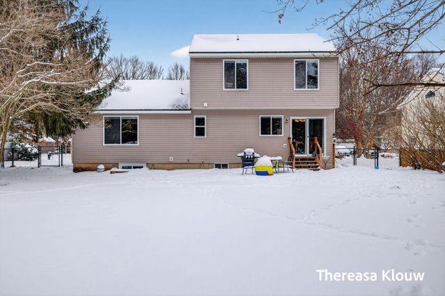 15158 Briarwood Street, Grand Haven Twp, MI 49417
