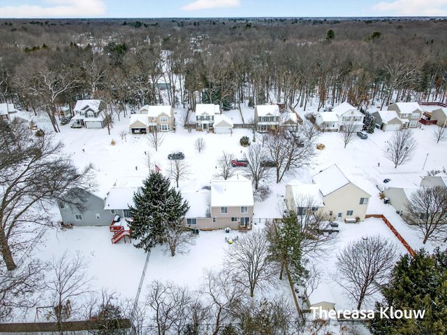 15158 Briarwood Street, Grand Haven Twp, MI 49417