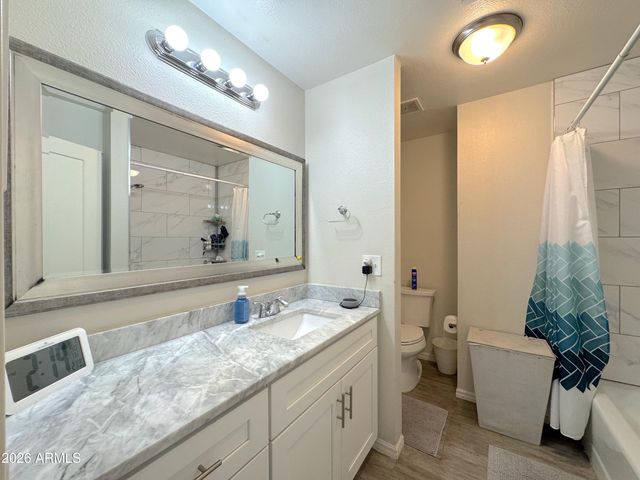 2420 E IVY Street, Mesa, AZ 85213