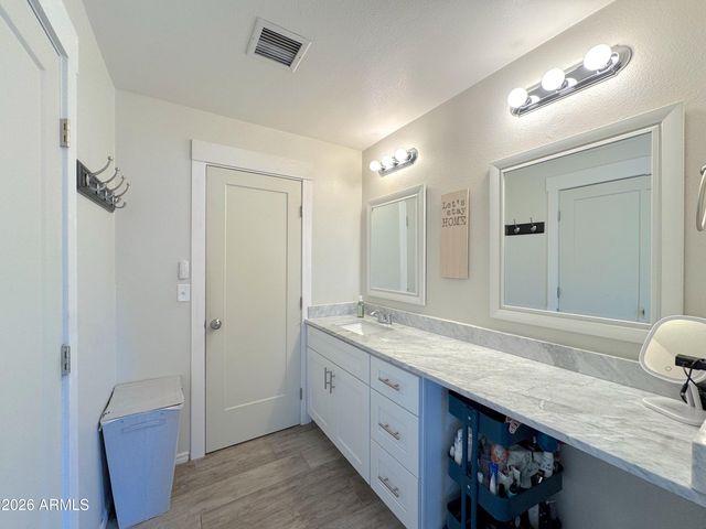 2420 E IVY Street, Mesa, AZ 85213