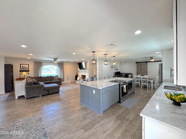2420 E IVY Street, Mesa, AZ 85213
