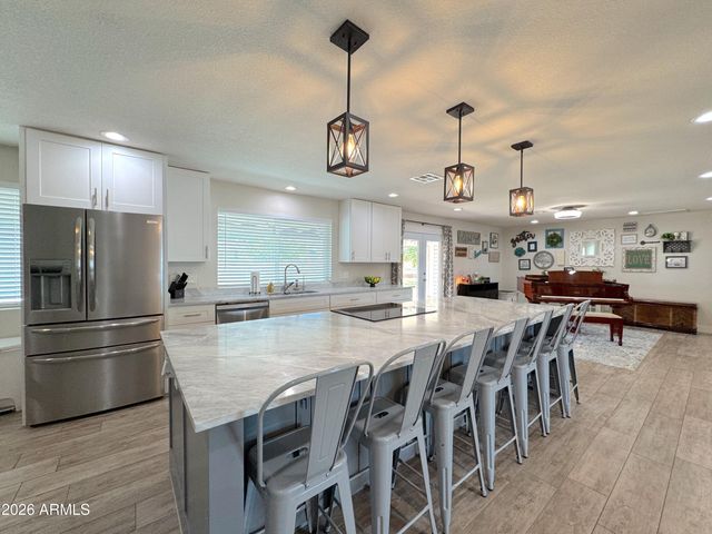 2420 E IVY Street, Mesa, AZ 85213