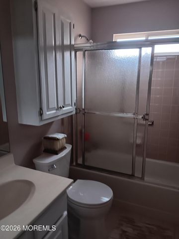 949B Liverpool Circle, Manchester, NJ 08759