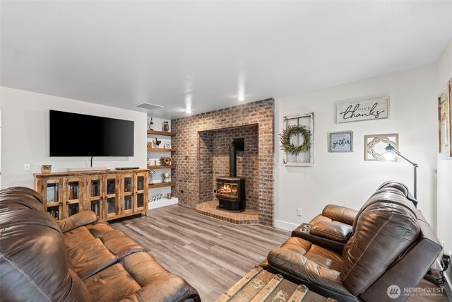 111 E Covey Run, Union, WA 98592