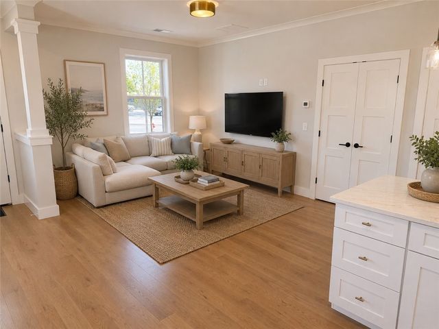 67 Queen Street 4B, East Greenwich, RI 02818