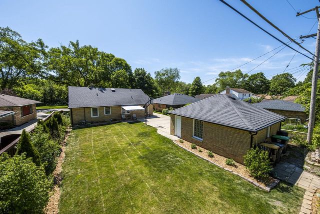 10536 W Grantosa DRIVE, Wauwatosa, WI 53222
