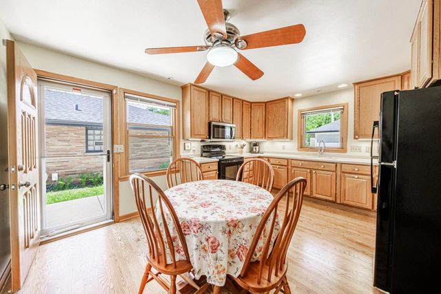 10536 W Grantosa DRIVE, Wauwatosa, WI 53222