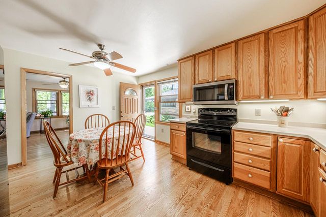 10536 W Grantosa DRIVE, Wauwatosa, WI 53222