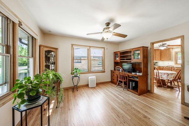 10536 W Grantosa DRIVE, Wauwatosa, WI 53222