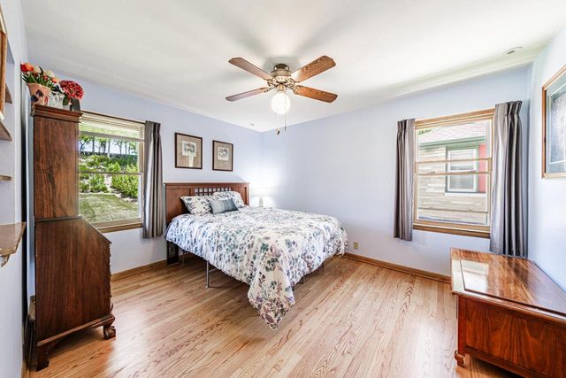 10536 W Grantosa DRIVE, Wauwatosa, WI 53222