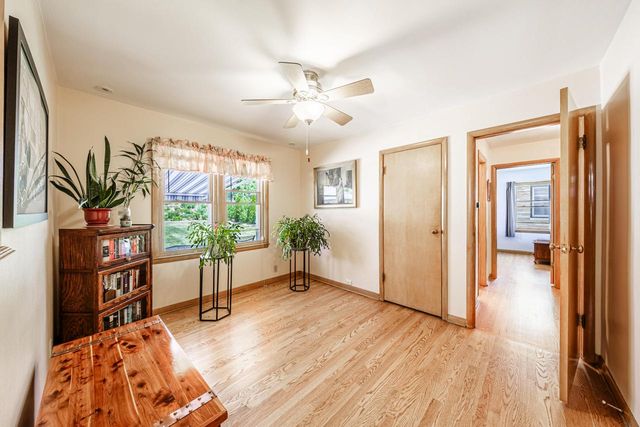 10536 W Grantosa DRIVE, Wauwatosa, WI 53222