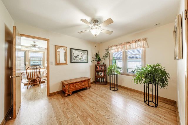10536 W Grantosa DRIVE, Wauwatosa, WI 53222